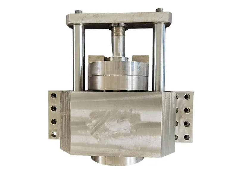 Трехосевой уравновешивающий гидроцилиндр (2)